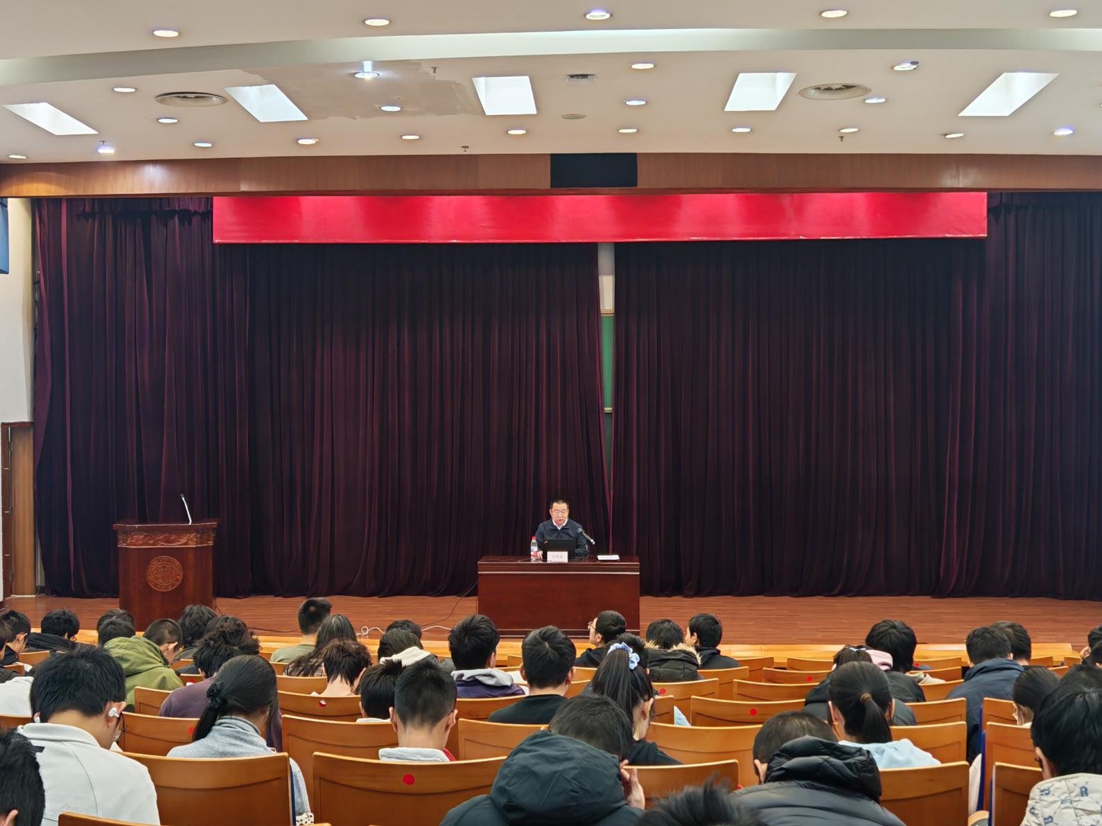 校领导为三学院讲授“形势与政策...